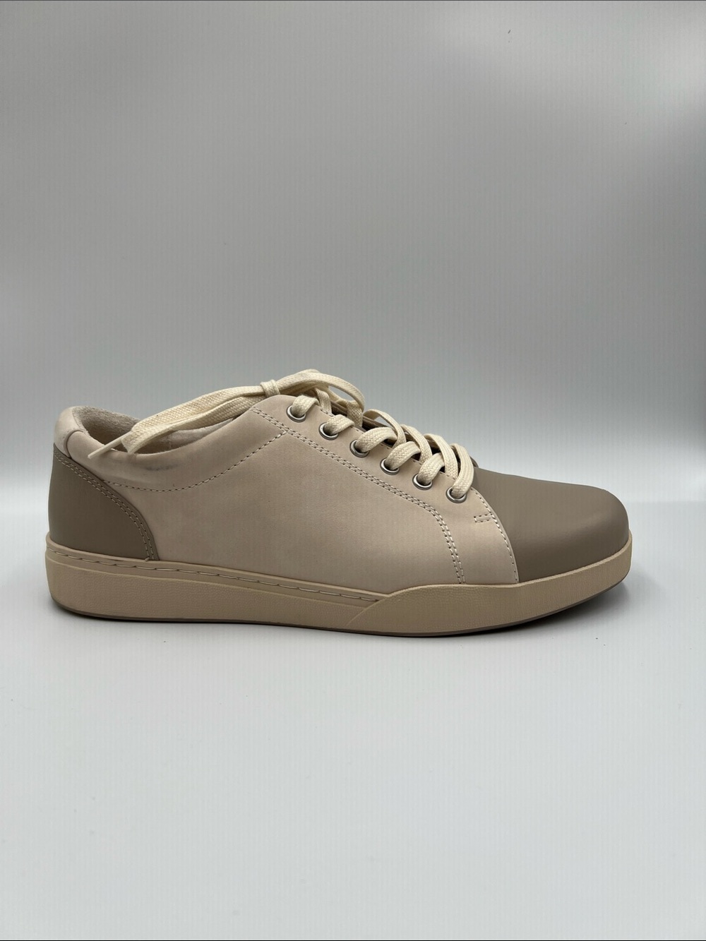 ABEO Encore lace sneaker shoe tan cream leather tie comfort footbed women 8.5